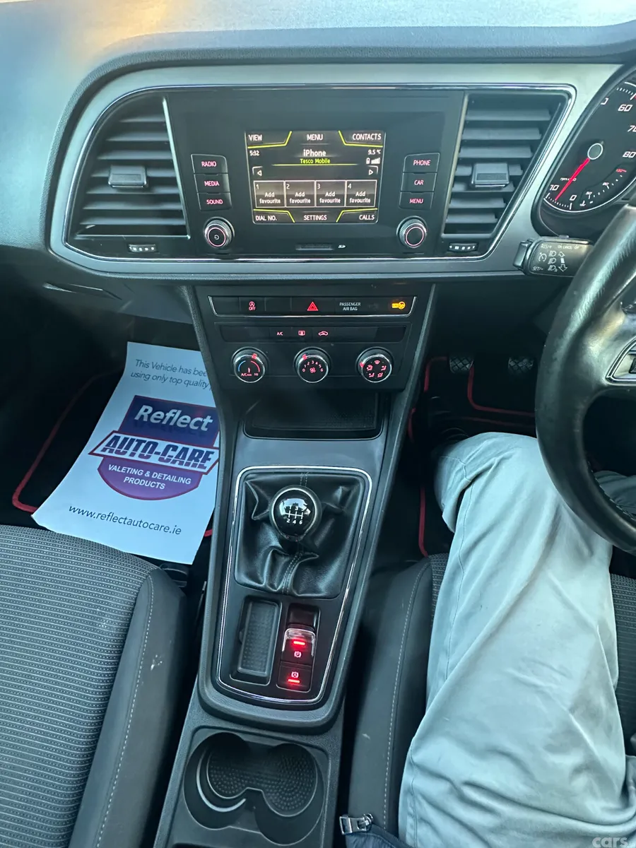 SEAT Leon Hatchback, Petrol, 2018, White