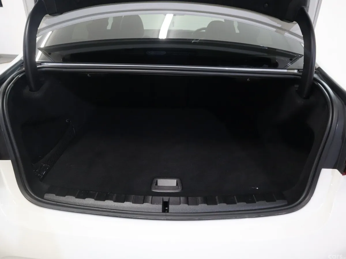 BMW 3-Series Saloon, Petrol Hybrid, 2023, White
