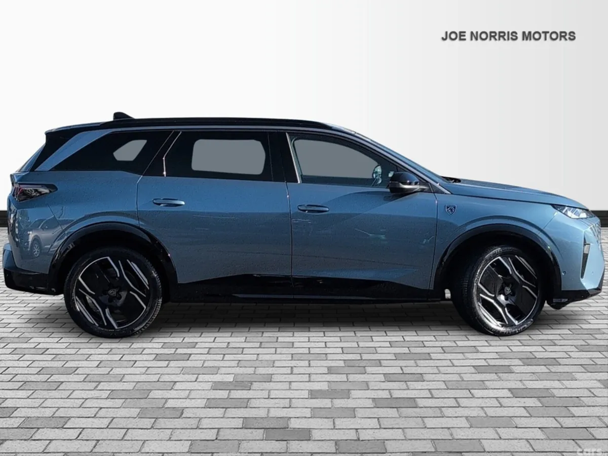 Peugeot 5008 MPV, Electric, 2026, Blue