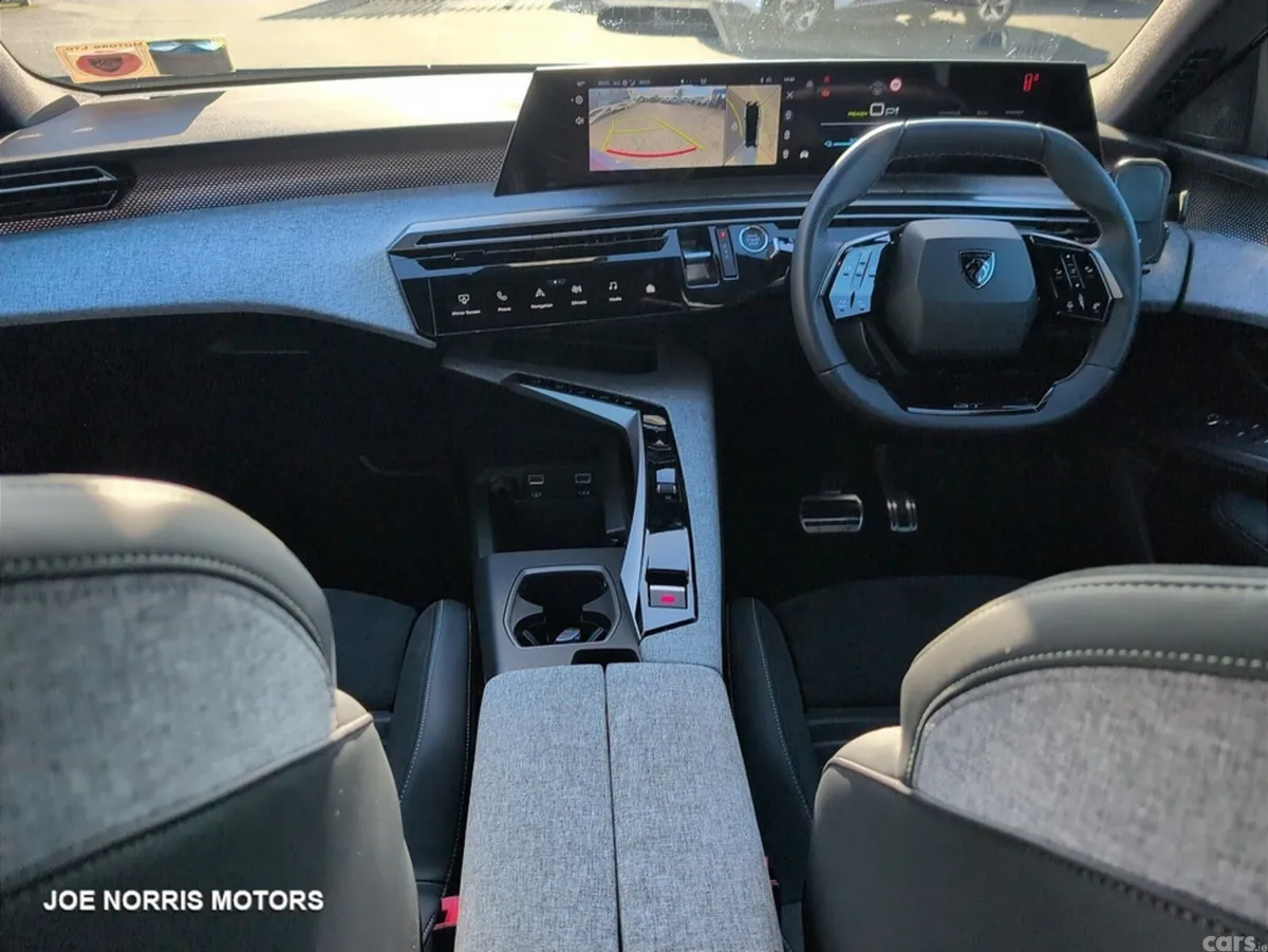 Peugeot 5008 MPV, Electric, 2026, Blue