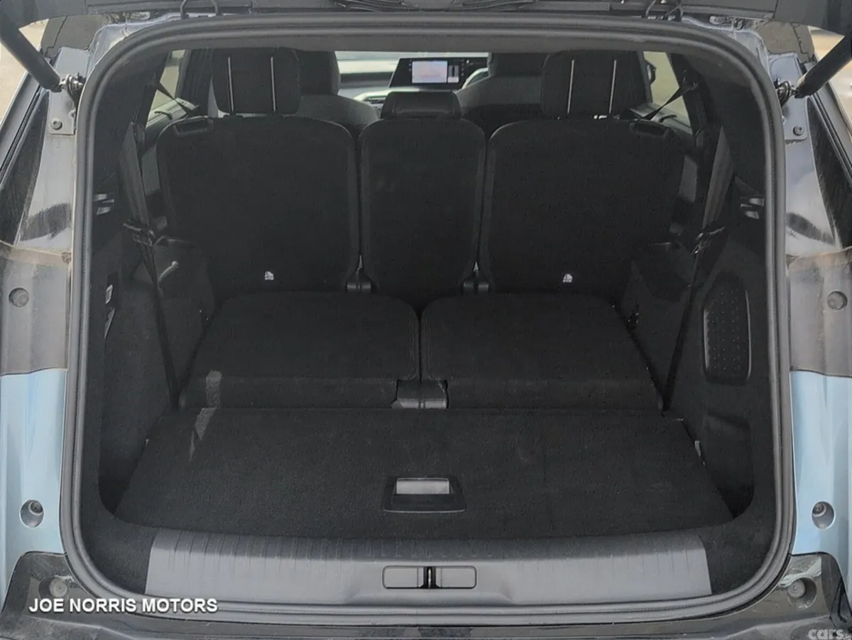 Peugeot 5008 MPV, Electric, 2026, Blue