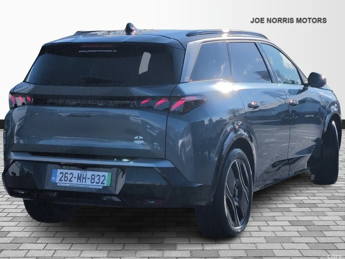 Peugeot 5008 MPV, Electric, 2026, Blue