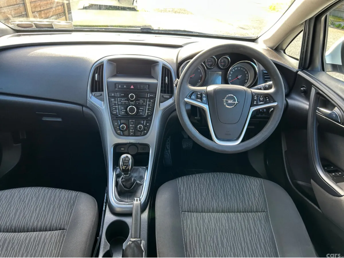 Opel Astra Saloon, Diesel, 2016, White