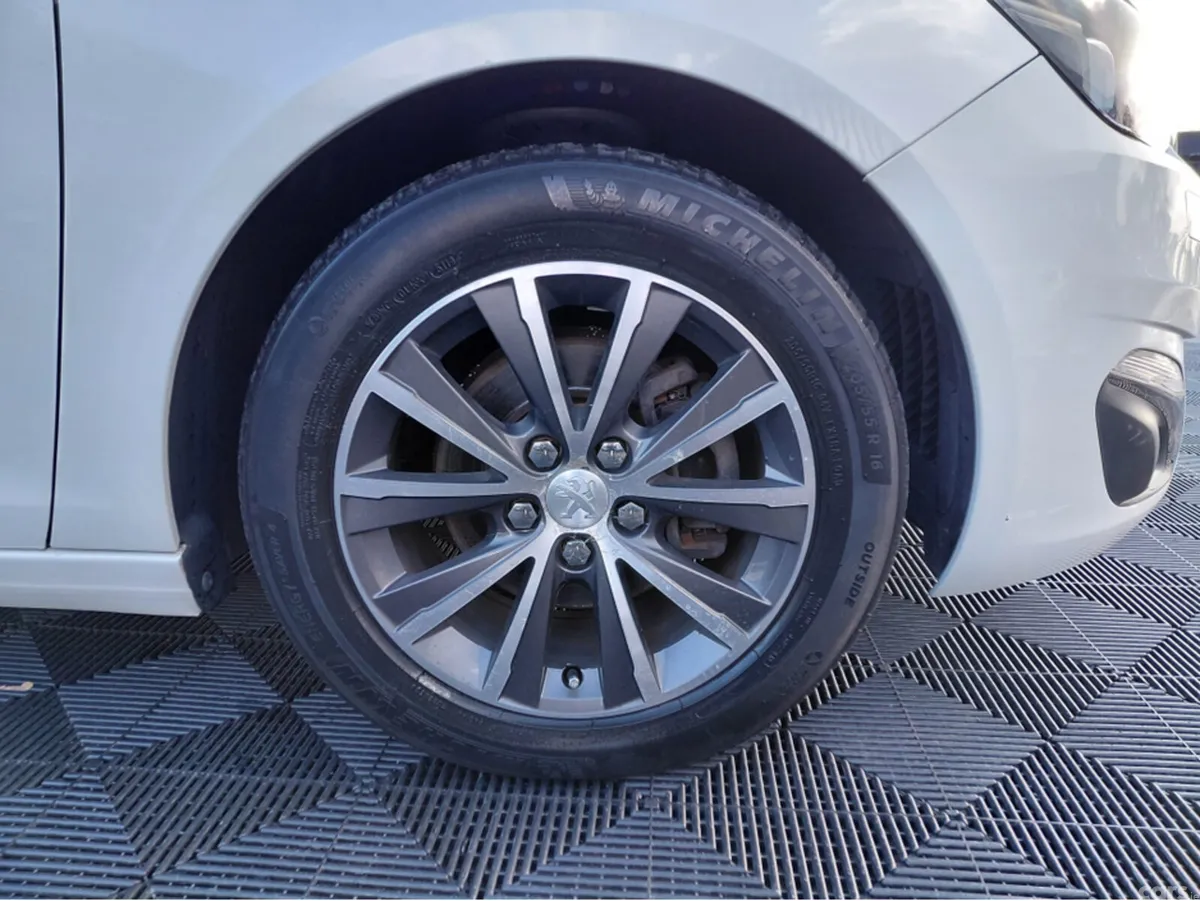 Peugeot 308 Estate, Petrol, 2016, White