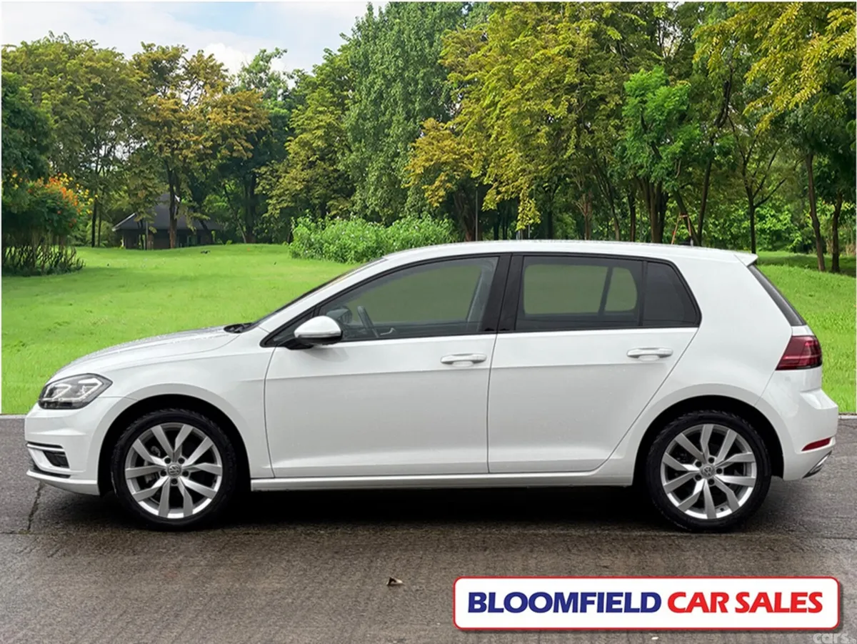Volkswagen Golf Hatchback, Petrol, 2017, White