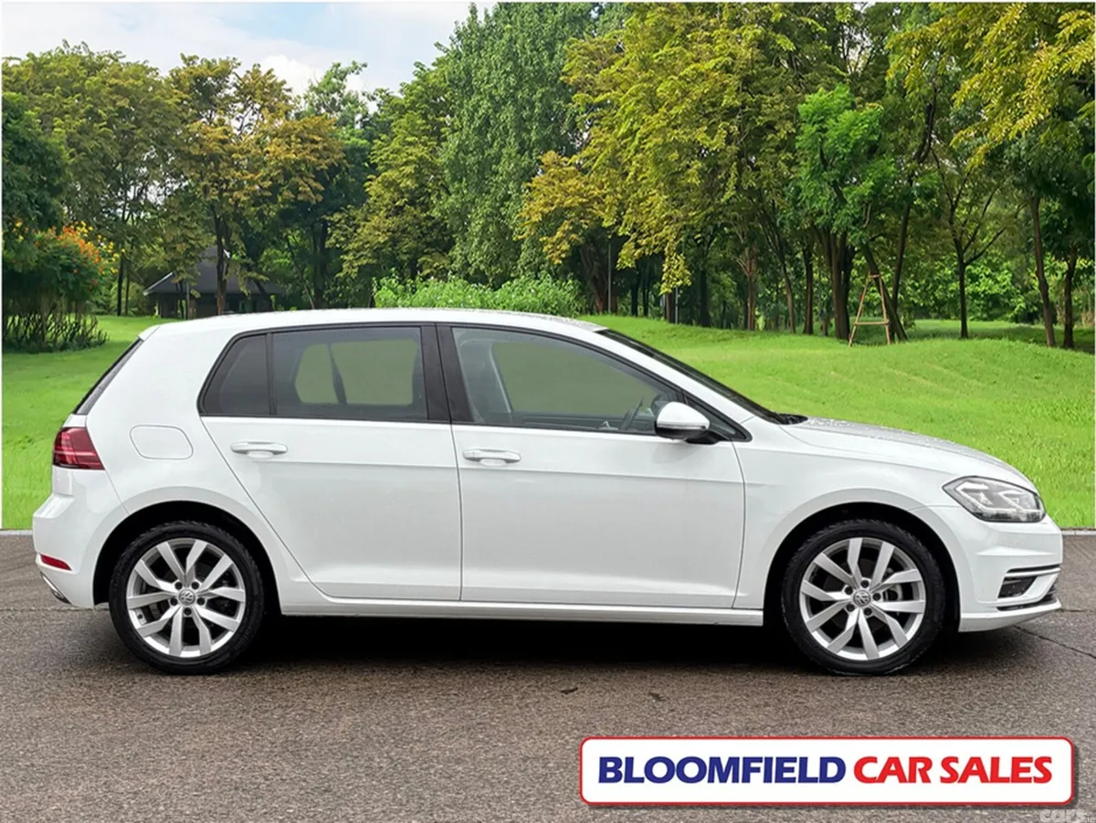 Volkswagen Golf Hatchback, Petrol, 2017, White