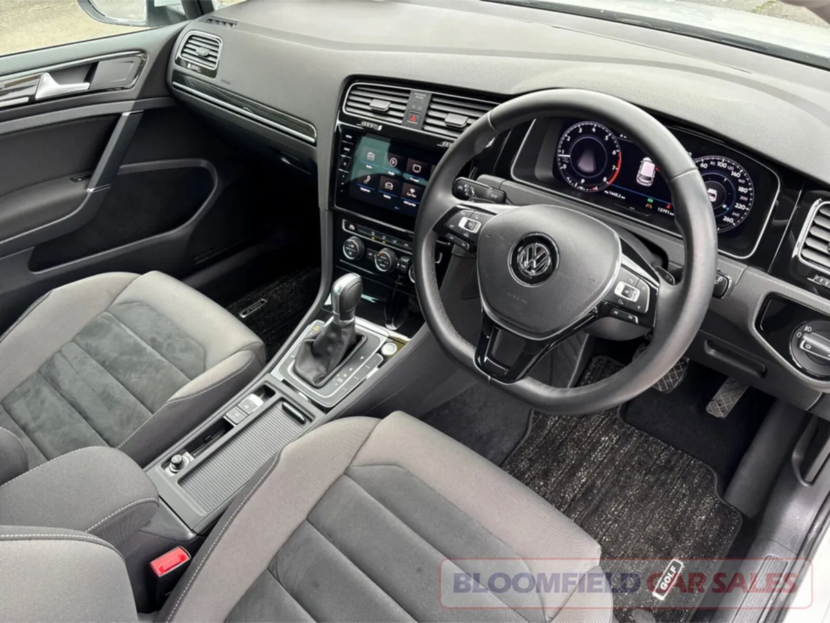 Volkswagen Golf Hatchback, Petrol, 2017, White