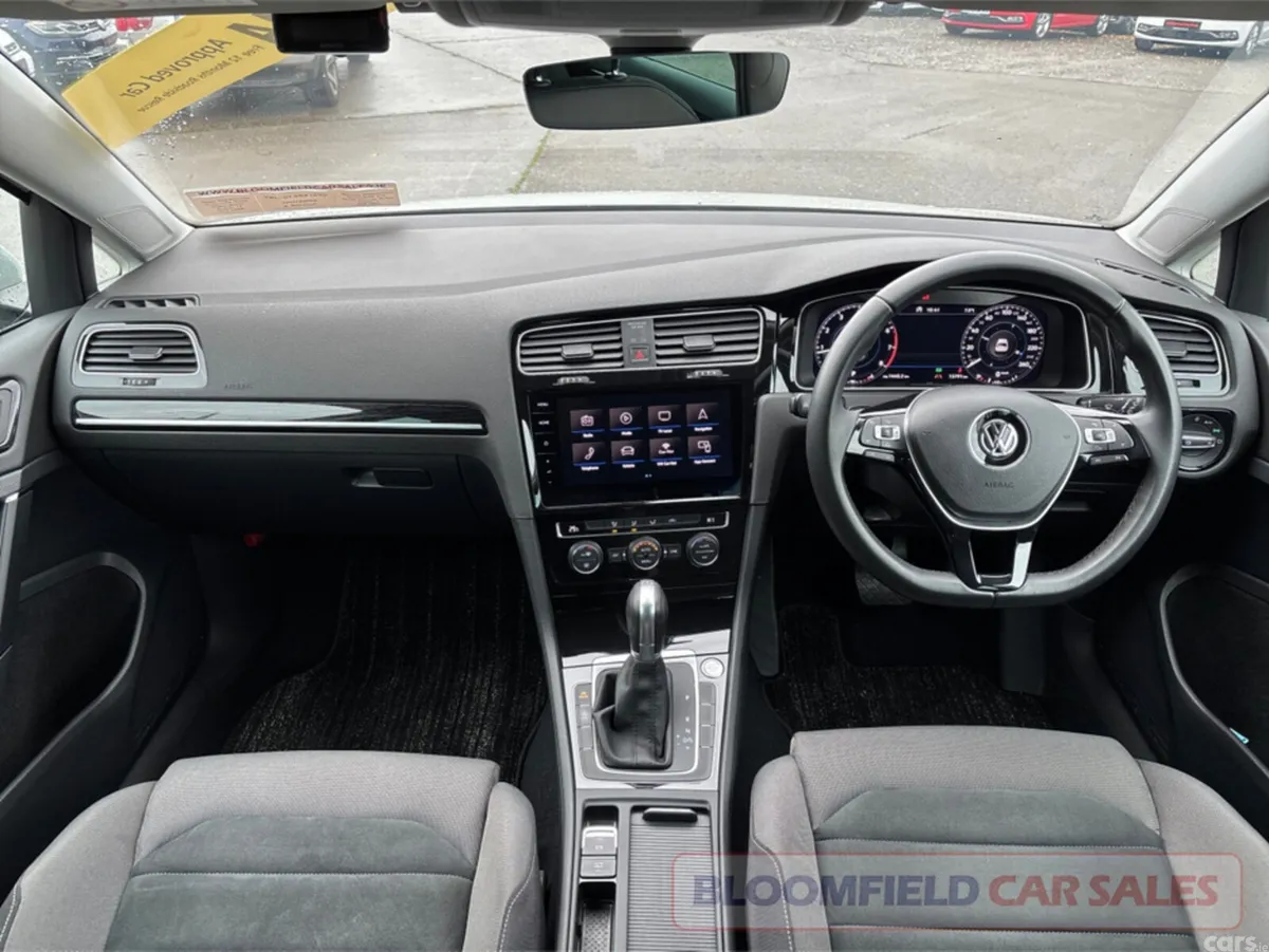Volkswagen Golf Hatchback, Petrol, 2017, White