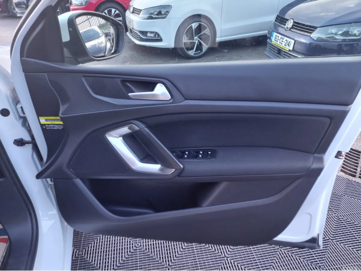 Peugeot 308 Estate, Petrol, 2016, White