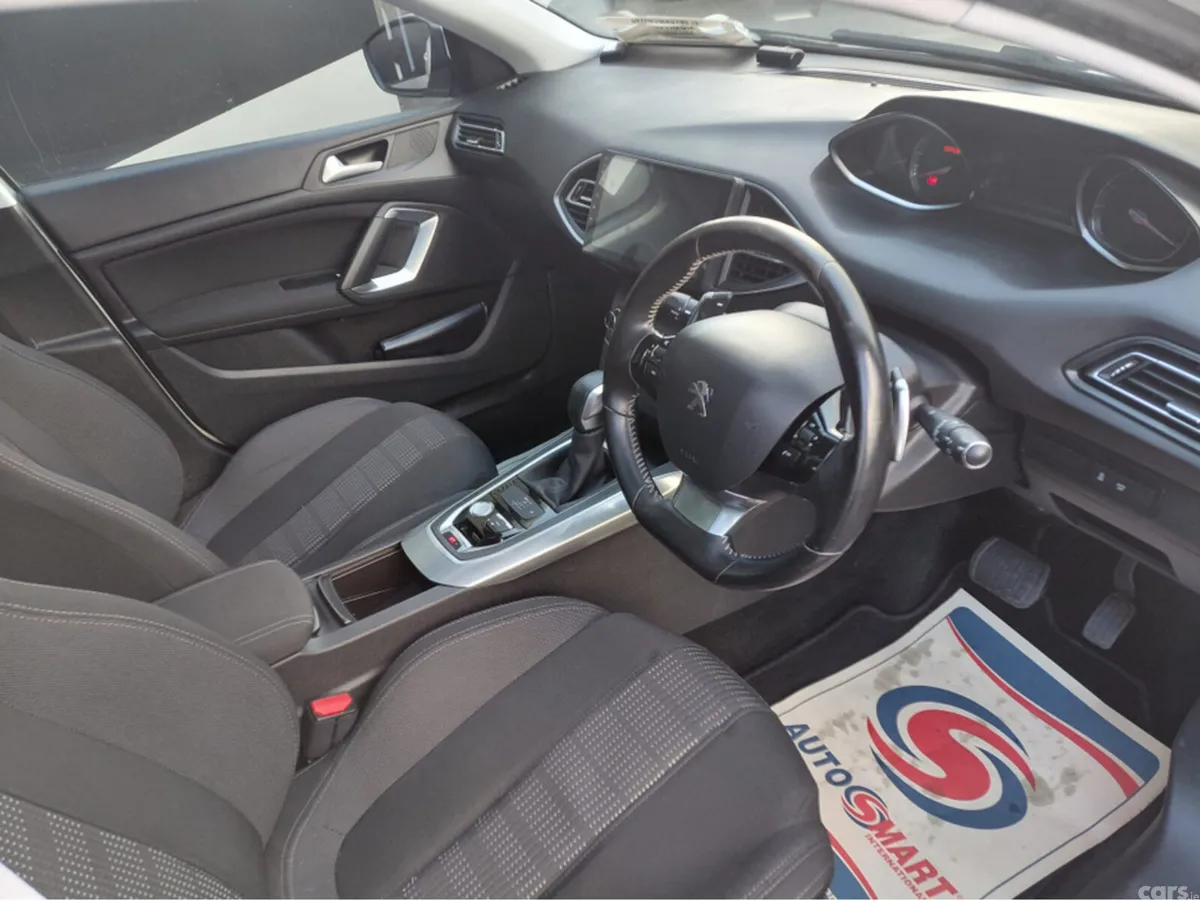 Peugeot 308 Estate, Petrol, 2016, White