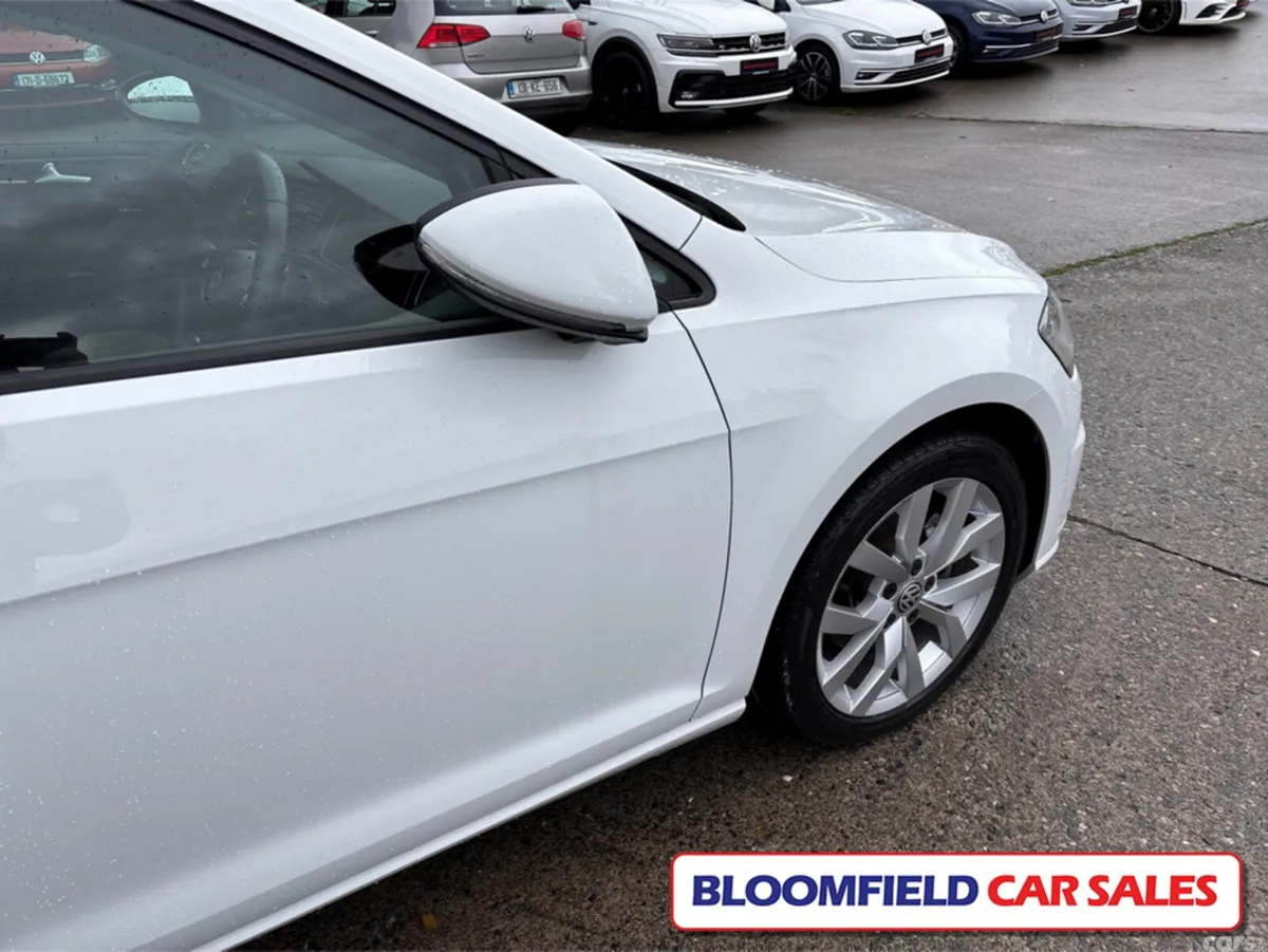 Volkswagen Golf Hatchback, Petrol, 2017, White