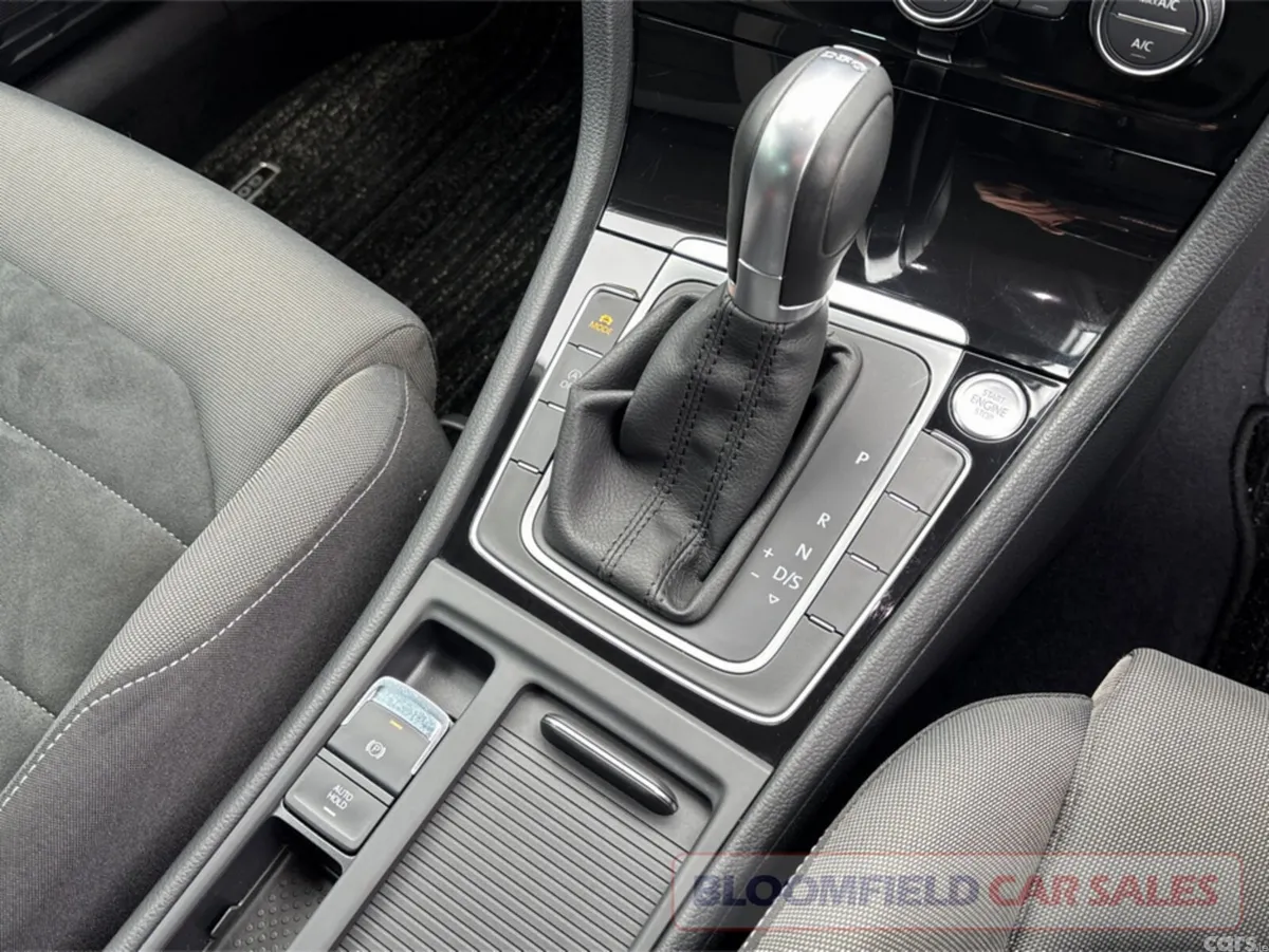 Volkswagen Golf Hatchback, Petrol, 2017, White