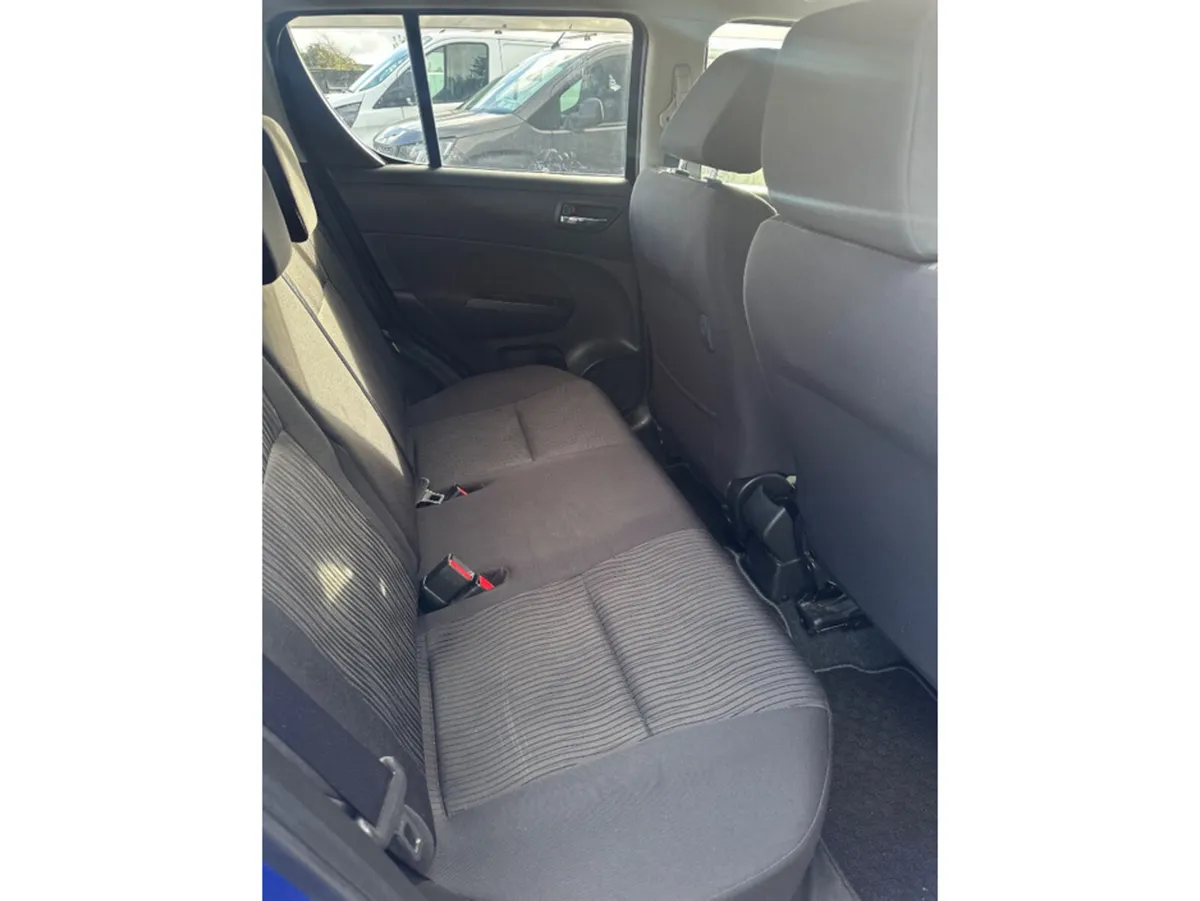 Suzuki Swift Hatchback, Petrol, 2013, Blue