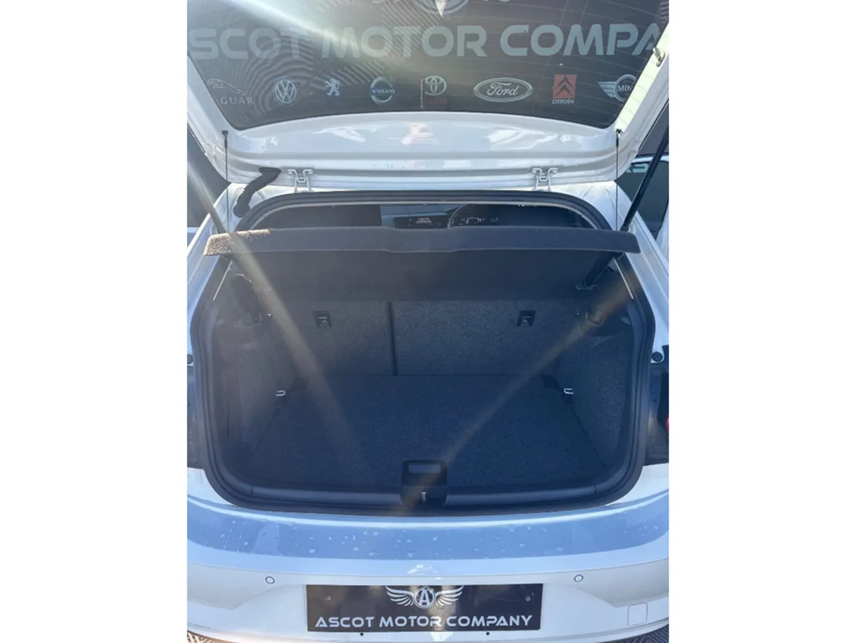 Volkswagen Polo Hatchback, Petrol, 2021, White