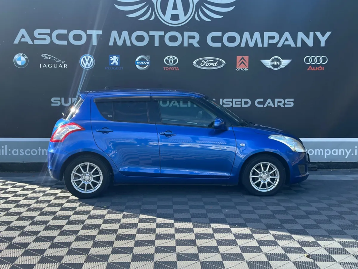 Suzuki Swift Hatchback, Petrol, 2013, Blue