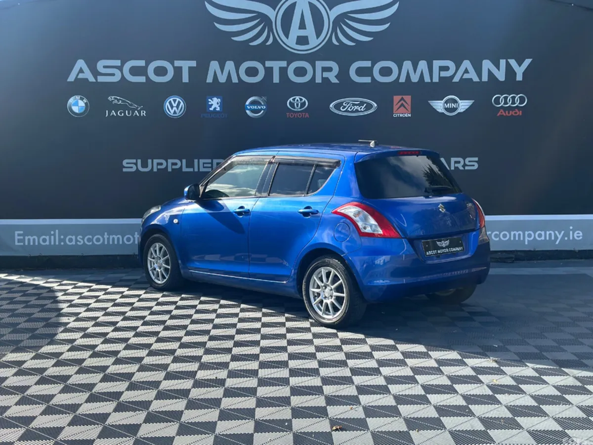 Suzuki Swift Hatchback, Petrol, 2013, Blue