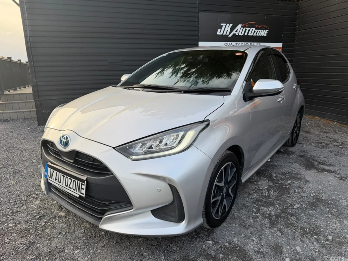 Toyota Yaris Hatchback, Petrol Hybrid, 2020, Silver
