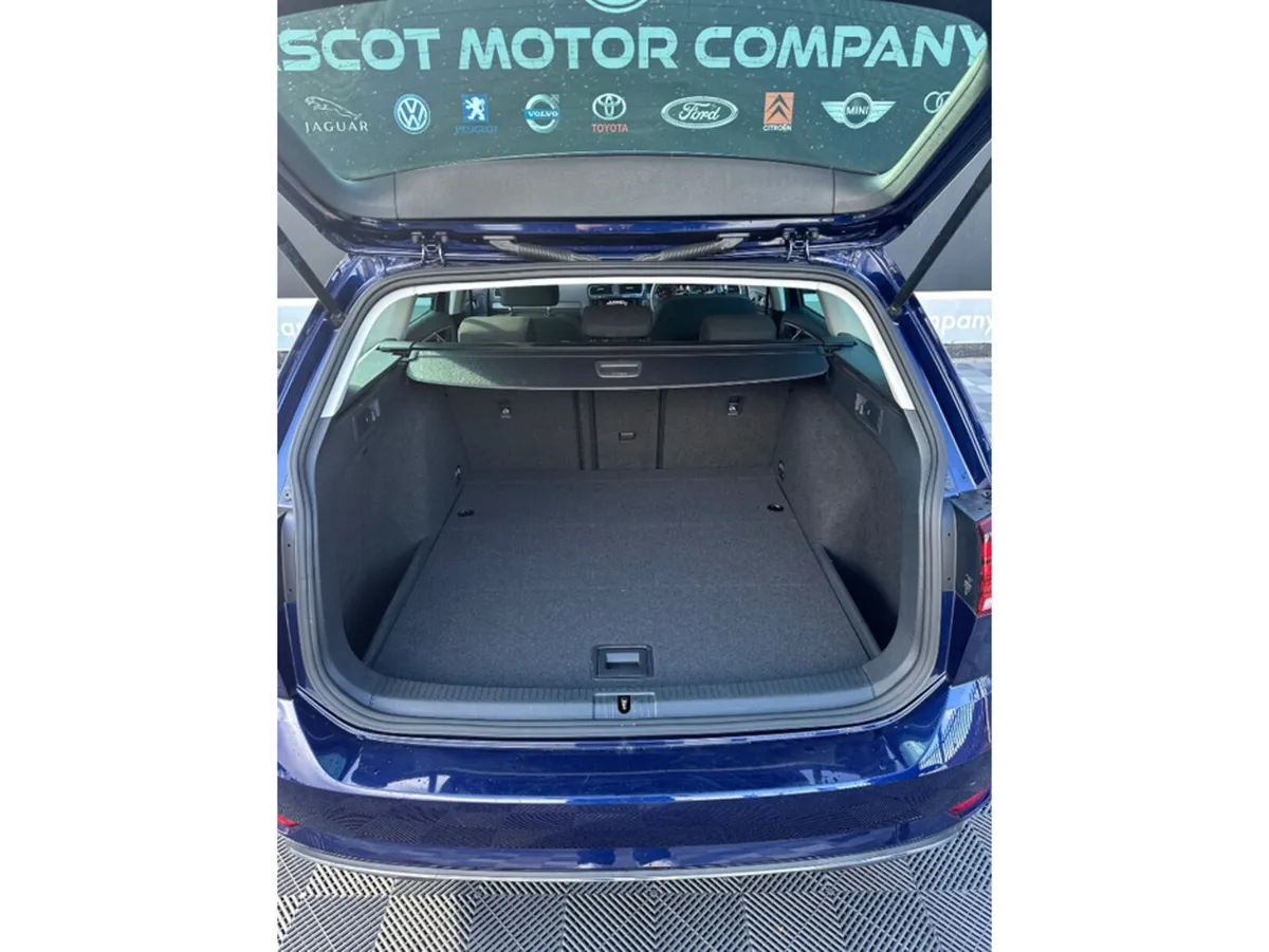 Volkswagen Golf Estate, Petrol, 2017, Blue