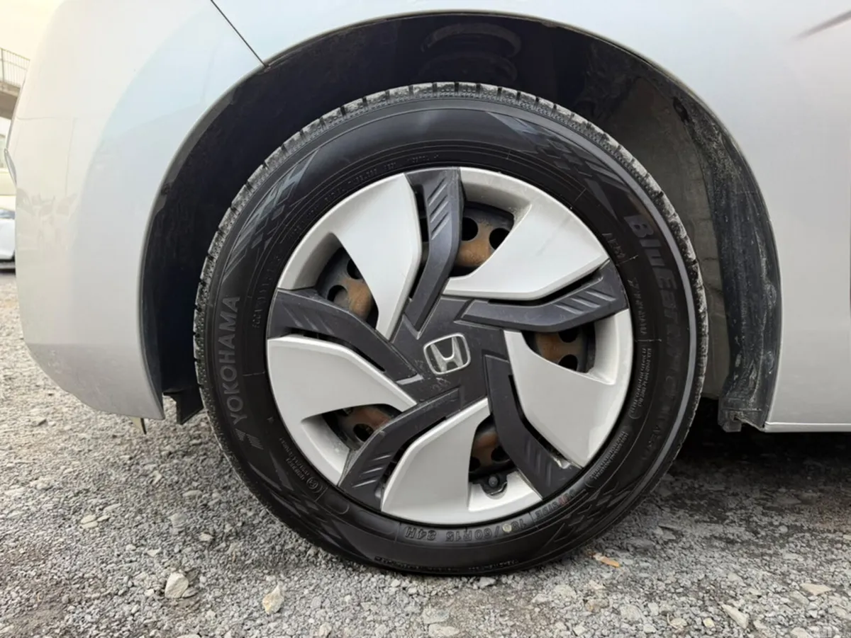 Honda Fit Hatchback, Petrol Hybrid, 2015, Silver