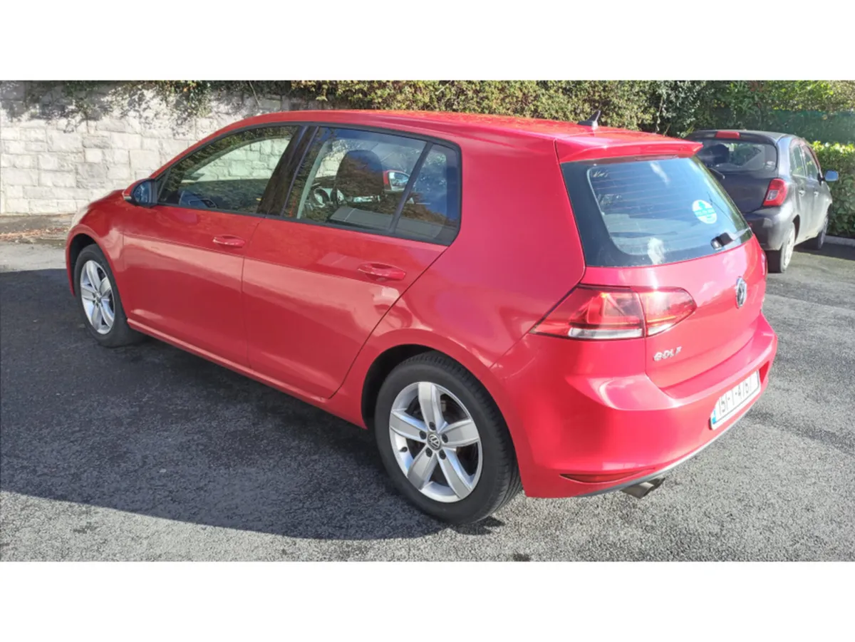 Volkswagen Golf Hatchback, Petrol, 2015, Red