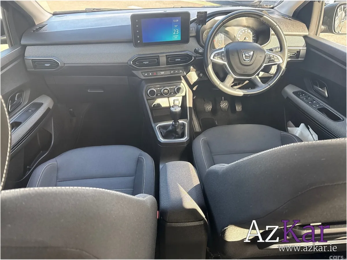 Dacia Jogger MPV, Petrol, 2023, Grey