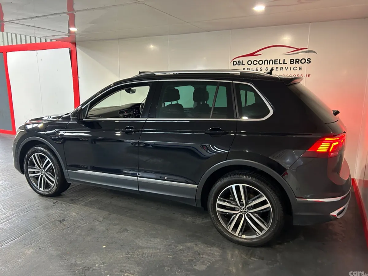 Volkswagen Tiguan Estate, Petrol Plug-in Hybrid, 2023, Black