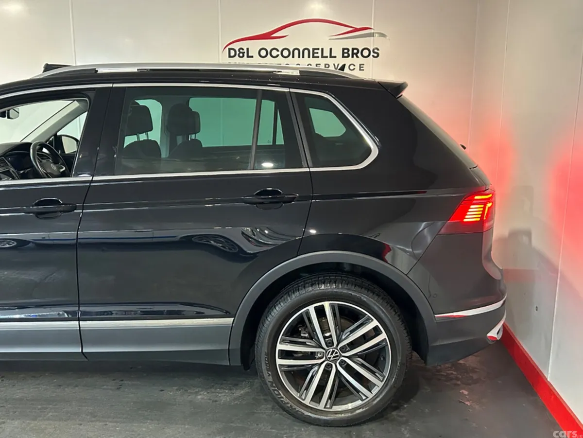 Volkswagen Tiguan Estate, Petrol Plug-in Hybrid, 2023, Black