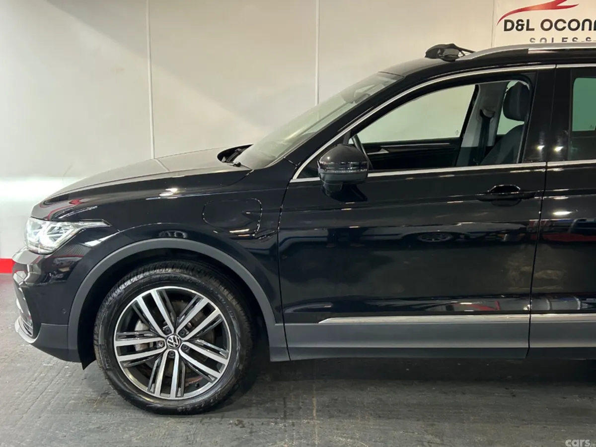 Volkswagen Tiguan Estate, Petrol Plug-in Hybrid, 2023, Black