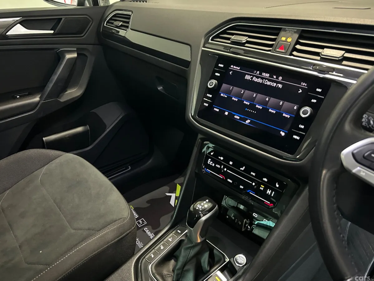 Volkswagen Tiguan Estate, Petrol Plug-in Hybrid, 2023, Black