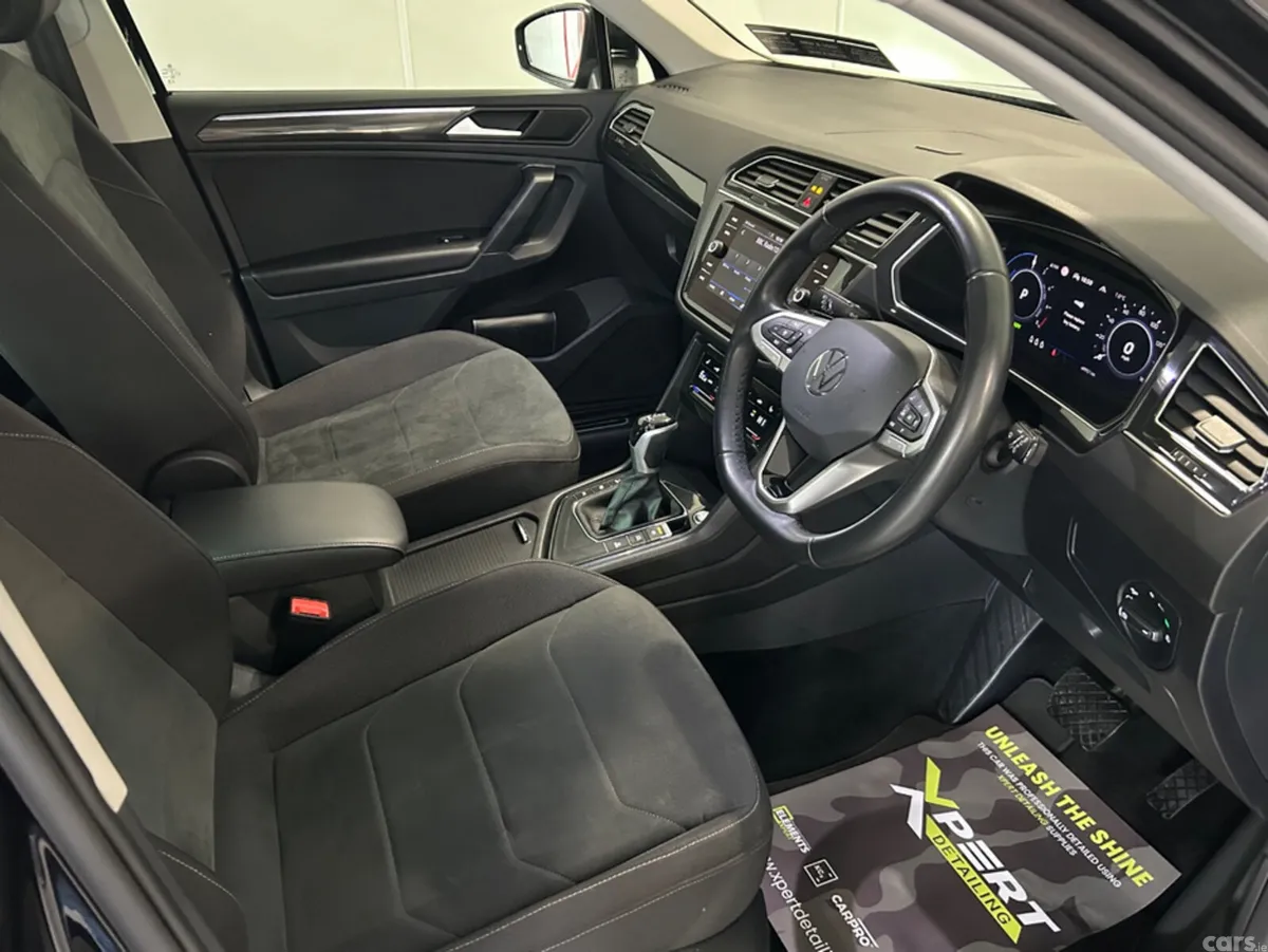 Volkswagen Tiguan Estate, Petrol Plug-in Hybrid, 2023, Black