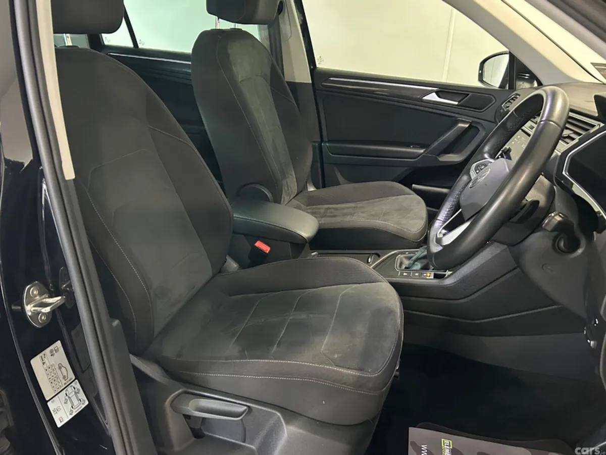 Volkswagen Tiguan Estate, Petrol Plug-in Hybrid, 2023, Black