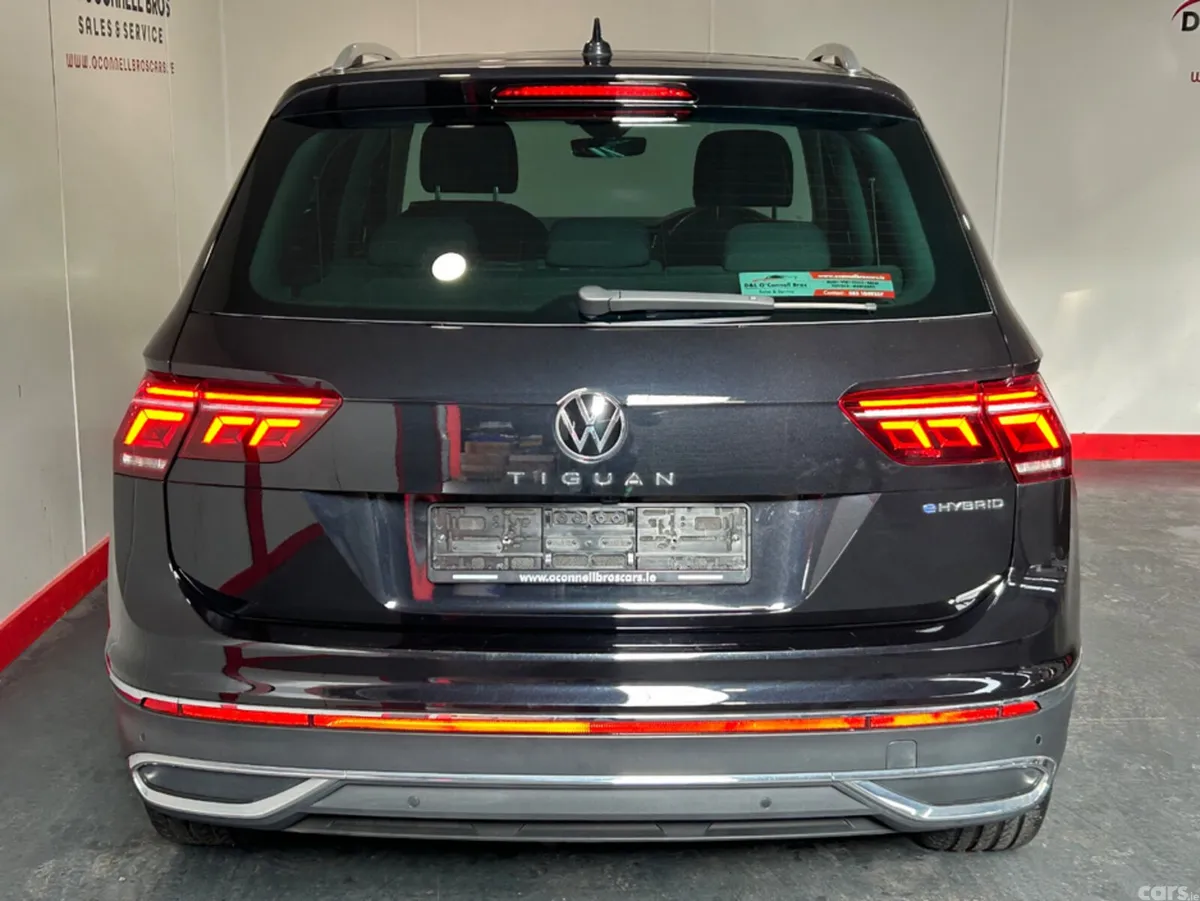 Volkswagen Tiguan Estate, Petrol Plug-in Hybrid, 2023, Black