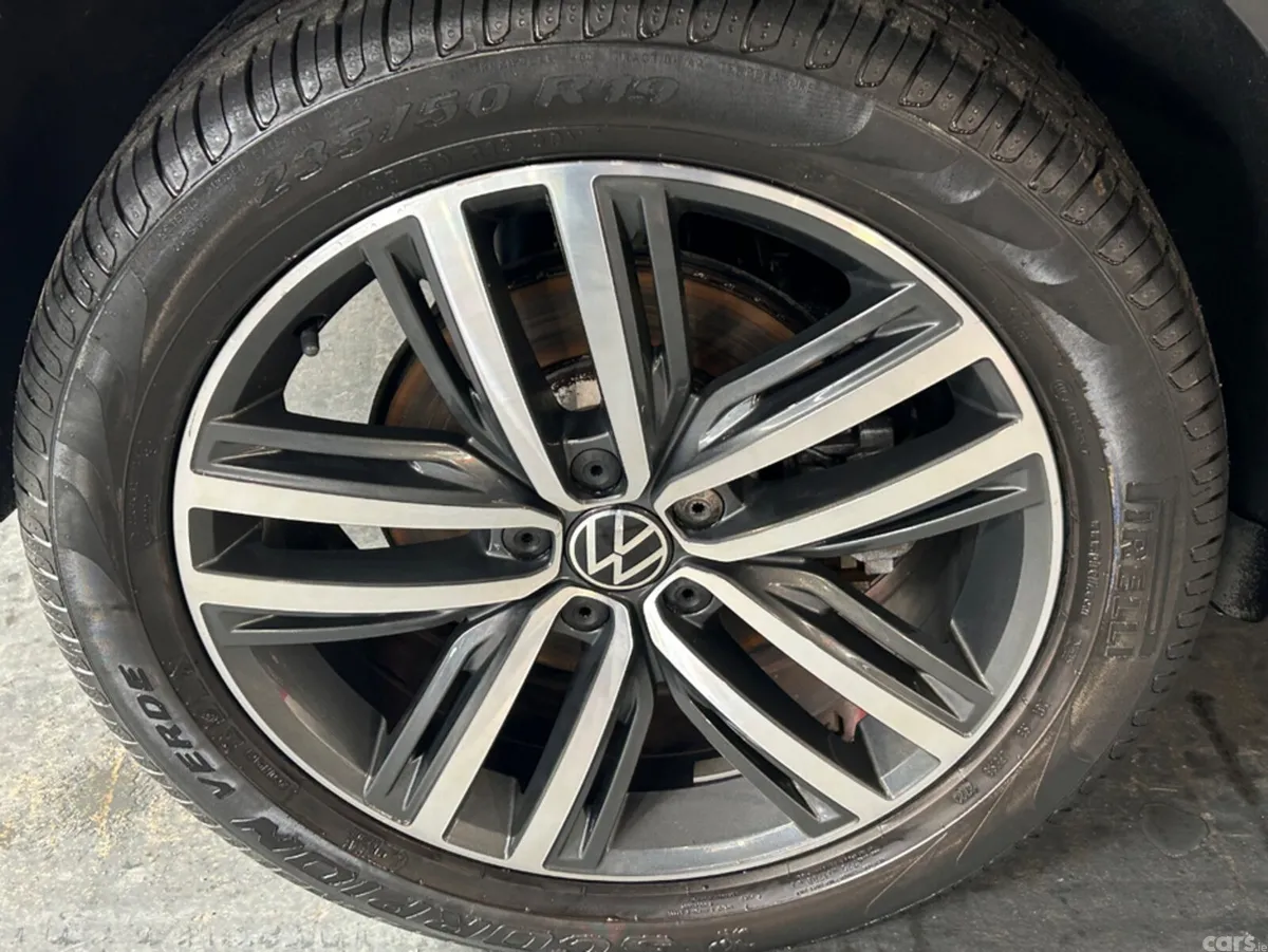 Volkswagen Tiguan Estate, Petrol Plug-in Hybrid, 2023, Black