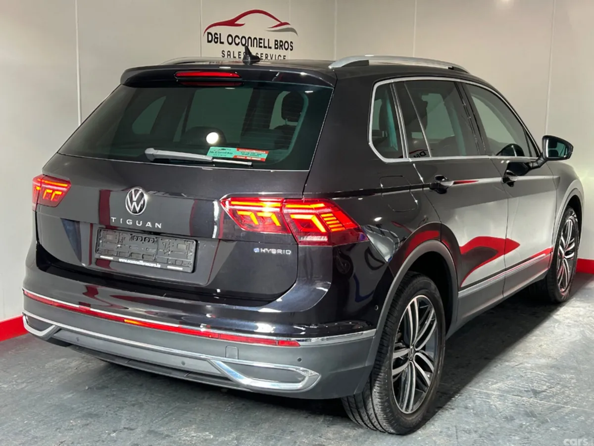 Volkswagen Tiguan Estate, Petrol Plug-in Hybrid, 2023, Black