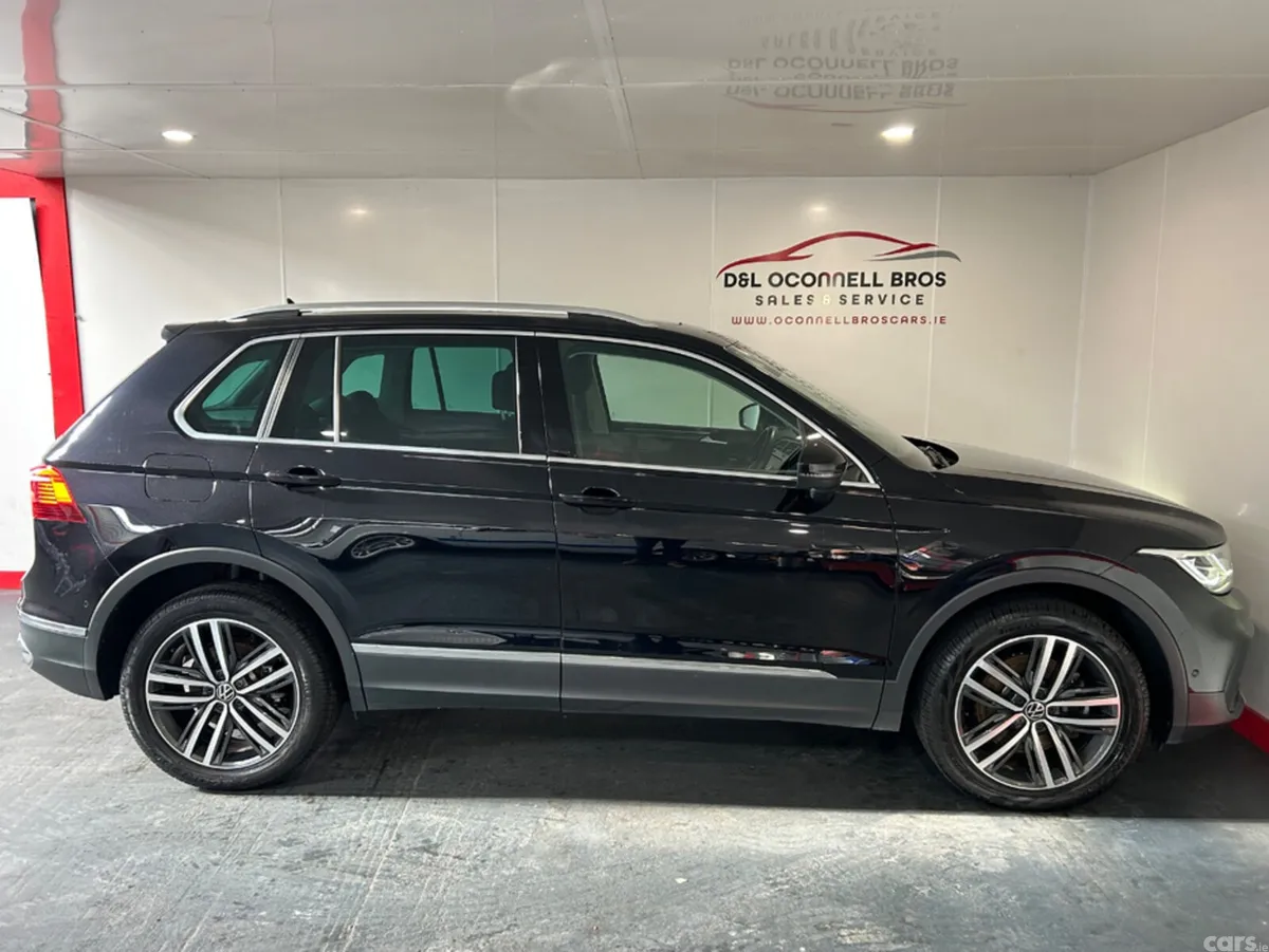 Volkswagen Tiguan Estate, Petrol Plug-in Hybrid, 2023, Black