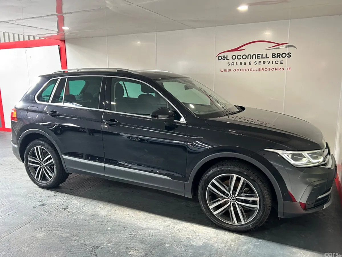 Volkswagen Tiguan Estate, Petrol Plug-in Hybrid, 2023, Black