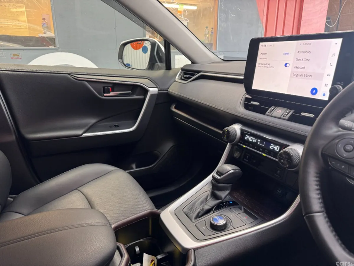 Toyota RAV4 SUV, Petrol Hybrid, 2024, White