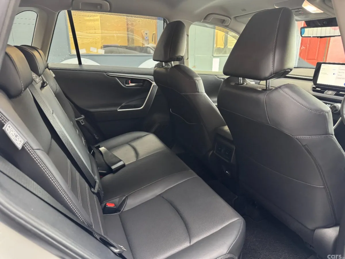 Toyota RAV4 SUV, Petrol Hybrid, 2024, White