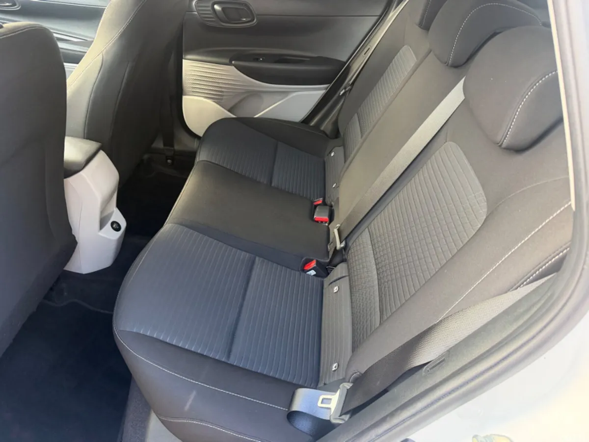 Hyundai i20 Hatchback, Petrol, 2022, White