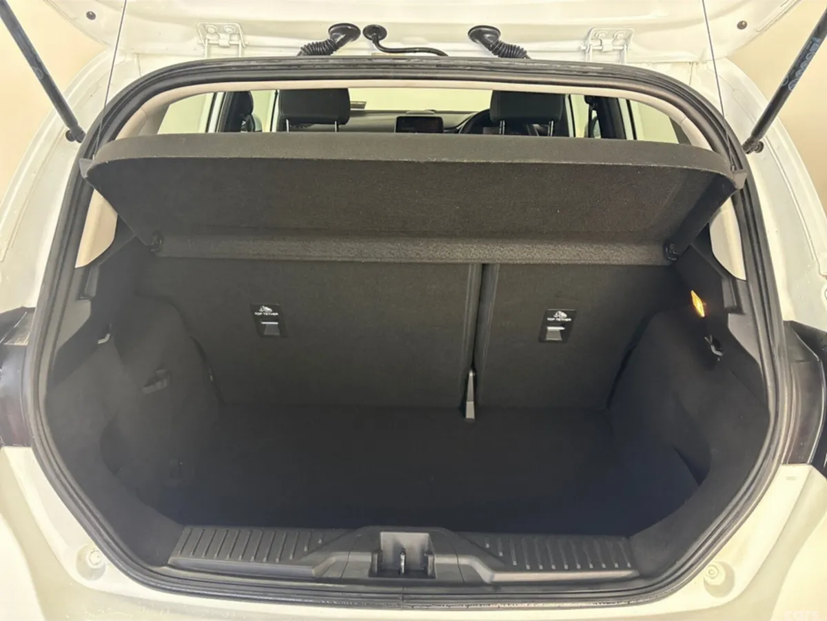 Ford Fiesta Hatchback, Petrol, 2018, White