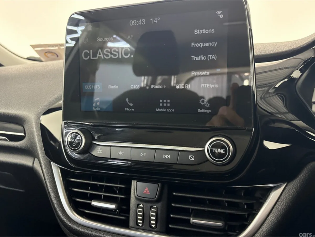 Ford Fiesta Hatchback, Petrol, 2018, White