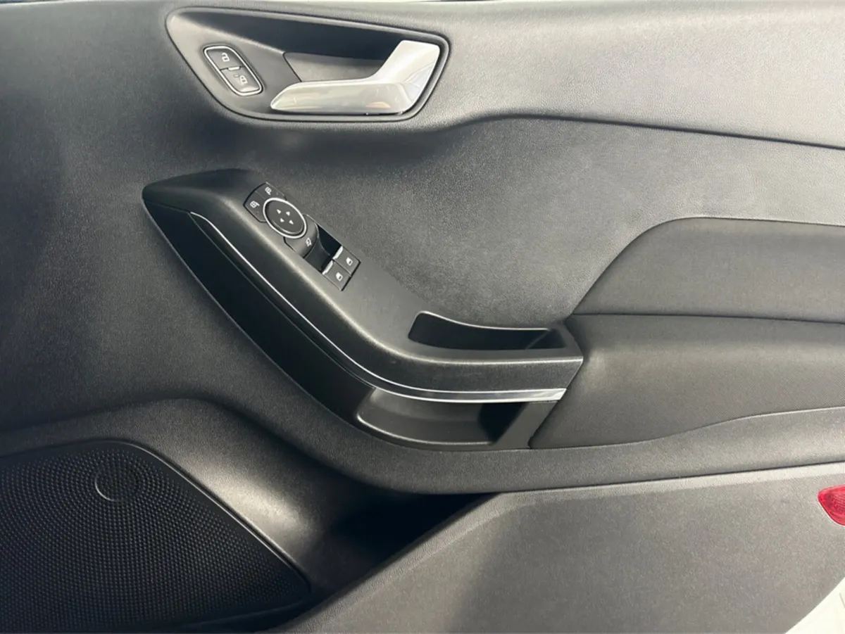 Ford Fiesta Hatchback, Petrol, 2018, White