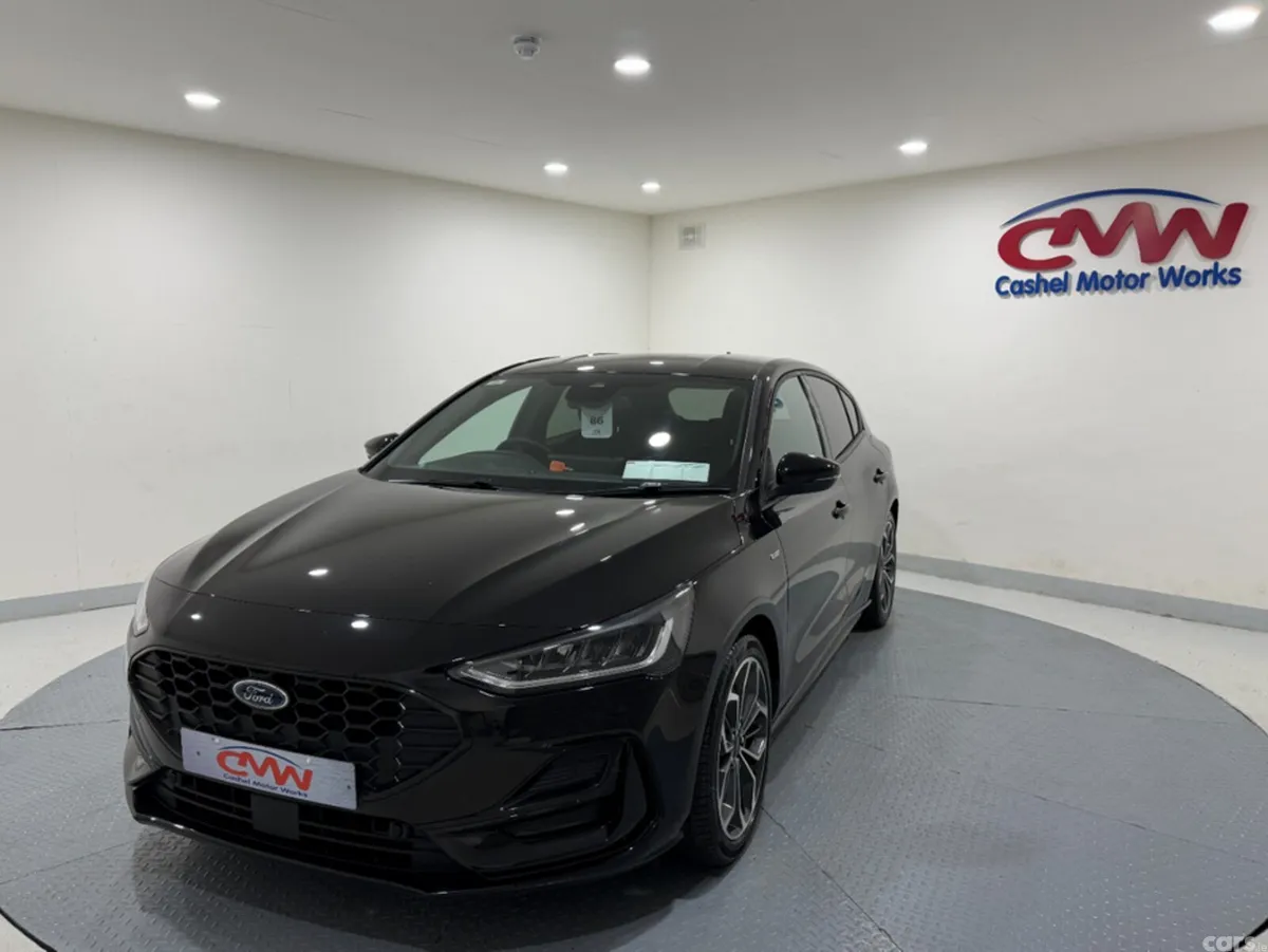 Ford Focus Hatchback, Petrol Hybrid, 2023, Black