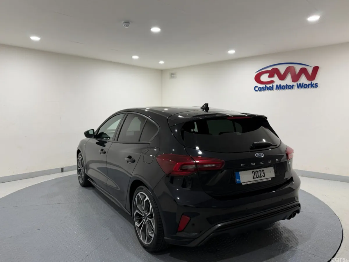 Ford Focus Hatchback, Petrol Hybrid, 2023, Black