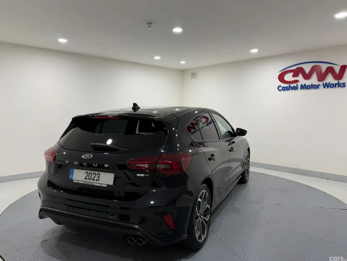 Ford Focus Hatchback, Petrol Hybrid, 2023, Black