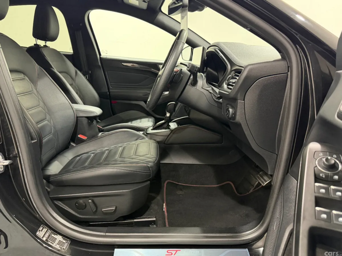 Ford Focus Hatchback, Petrol Hybrid, 2023, Black