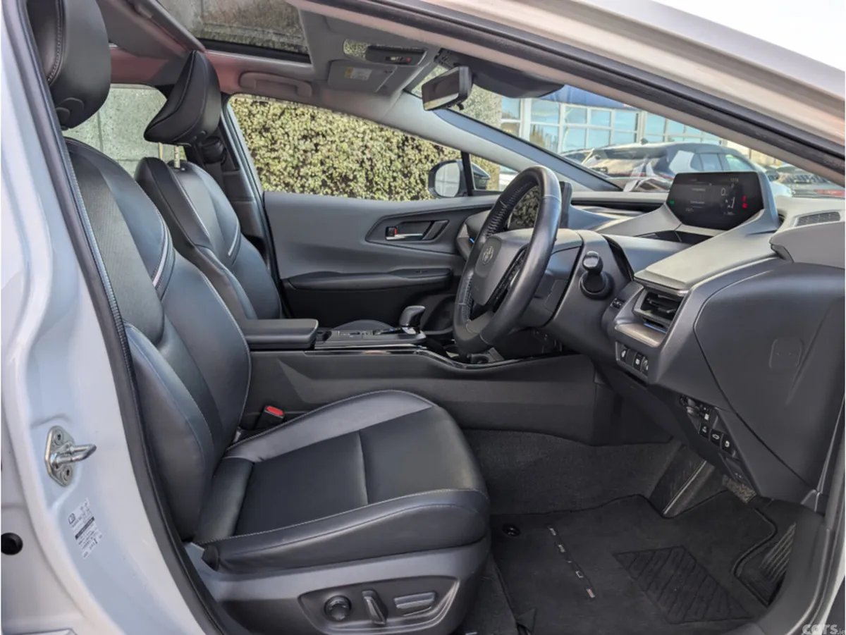 Toyota Prius Saloon, Petrol Hybrid, 2023, White
