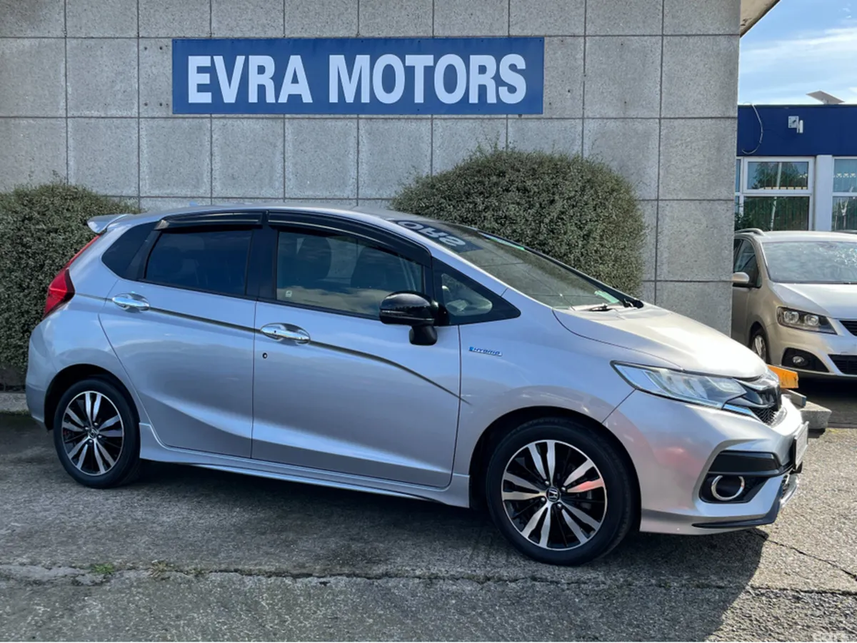 Honda Fit Hatchback, Petrol Hybrid, 2017, Silver