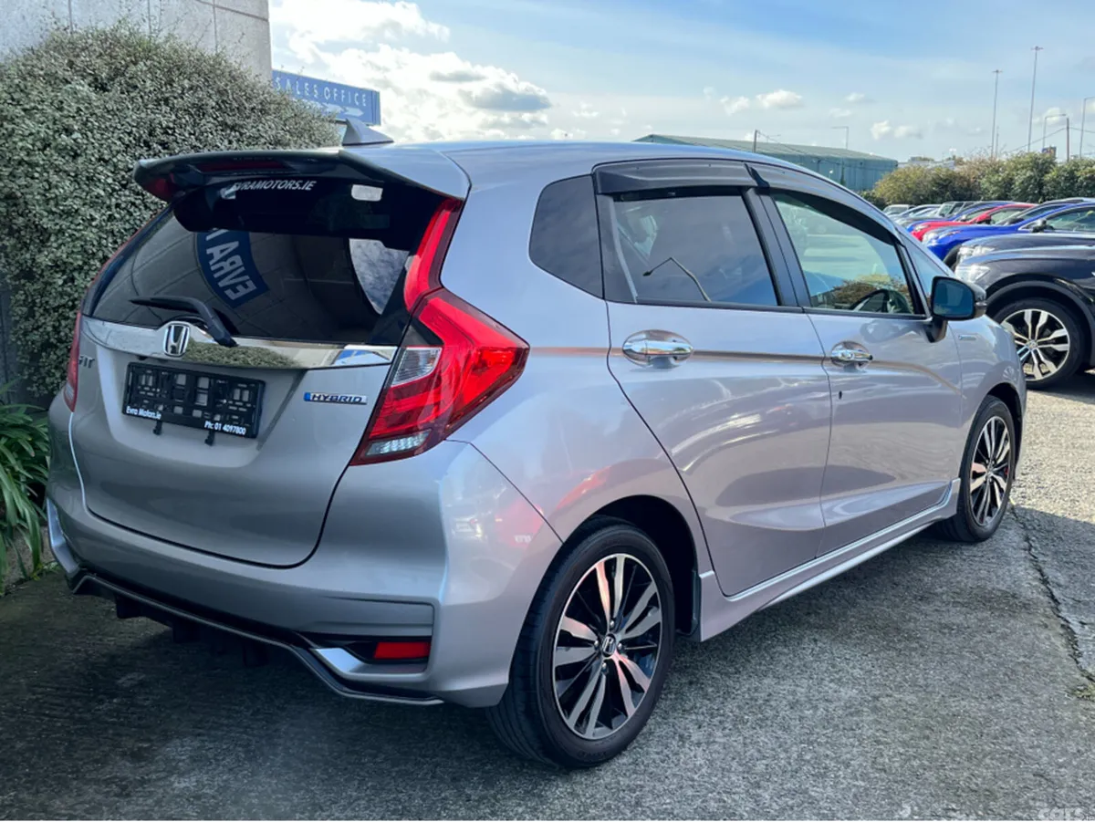 Honda Fit Hatchback, Petrol Hybrid, 2017, Silver