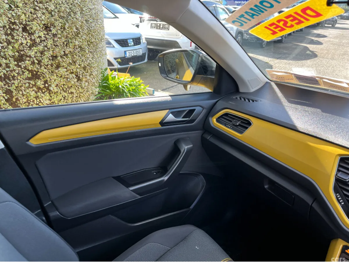 Volkswagen T-Roc SUV, Diesel, 2020, Gold